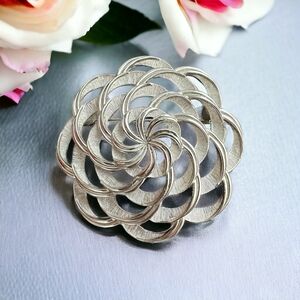 Vintage TRIFARI Signed Silver Tone Crown Flower Brooch Pin Women's Jewelry